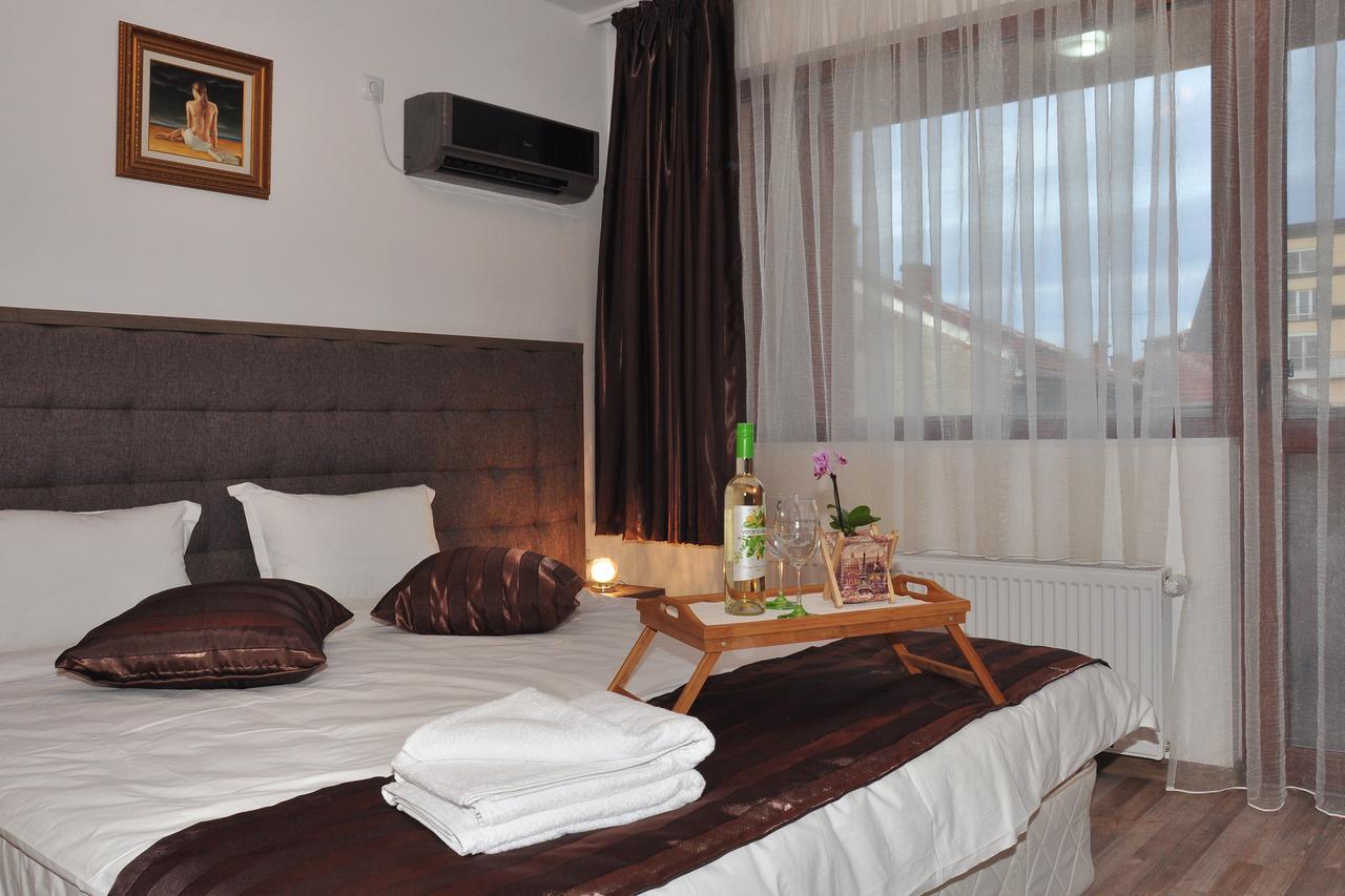 Lombardi Family Hotel Roese Buitenkant foto