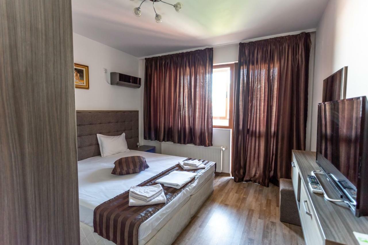 Lombardi Family Hotel Roese Buitenkant foto